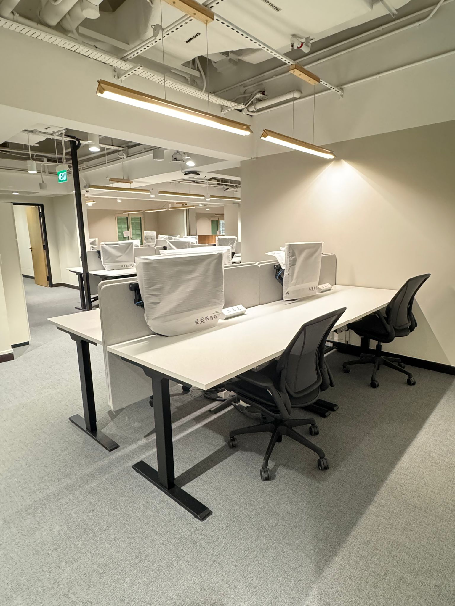 tapestry open office workstations